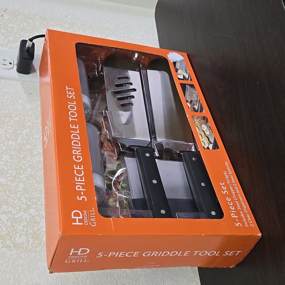 5 Piece Griddle Tool Set New - Picture 2 of 3